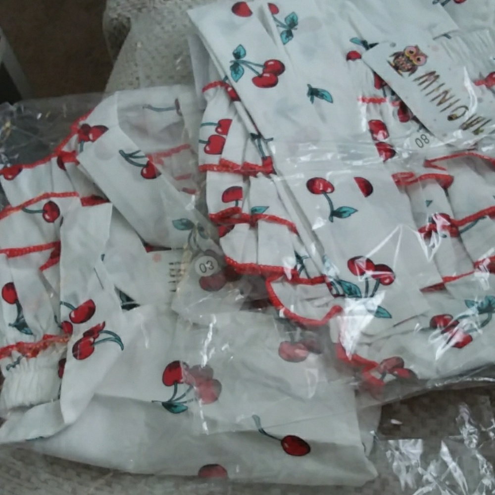 (HP😄💞)New Infant Cherry Romper with Headband - Picture 3 of 3